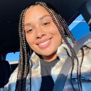 Meet your Posher, Amya